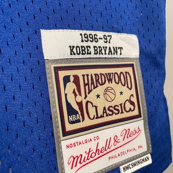 Lakers Jersey 1996-97 Kobe Bryant Basketball NBA Size Medium NWT Los Angeles - Picture 2 of 5